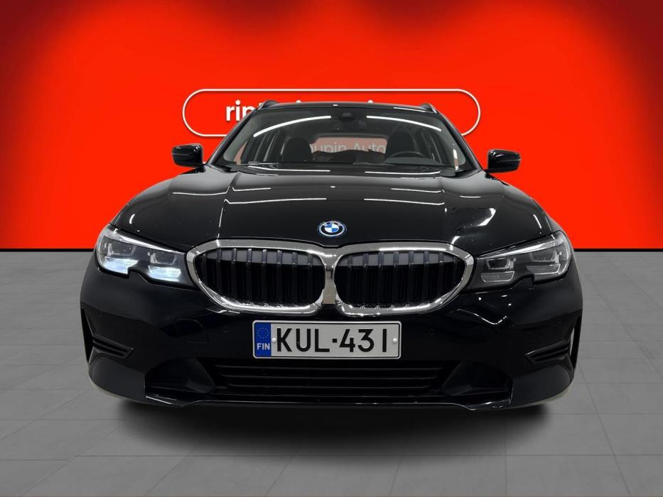 BMW 330 2021