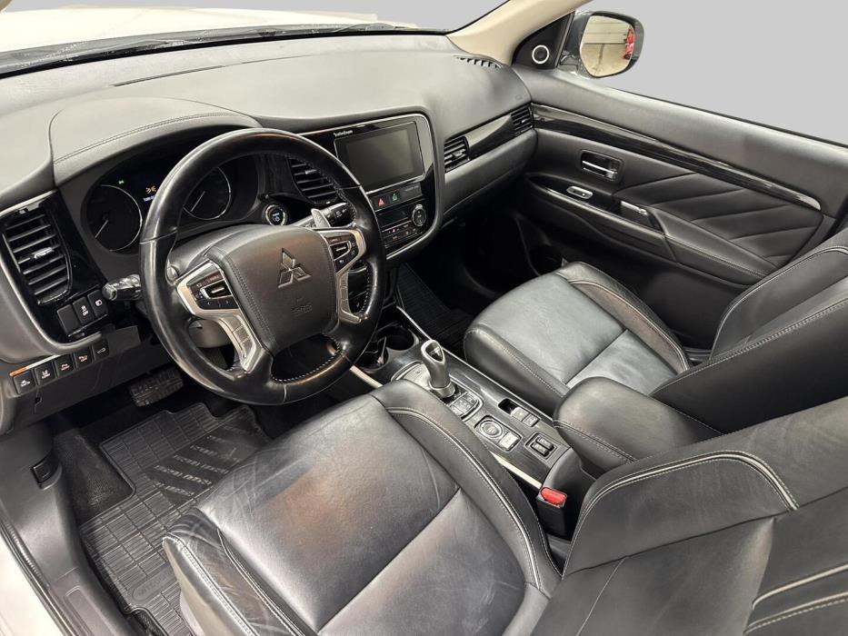 MITSUBISHI Outlander PHEV 2018