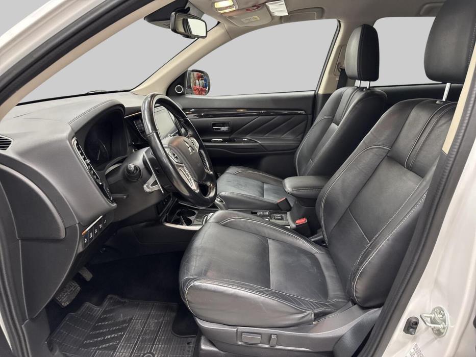 MITSUBISHI Outlander PHEV 2018