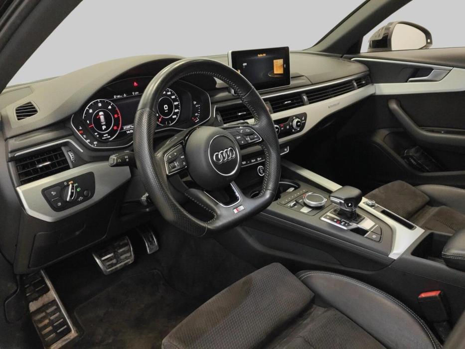 AUDI A4 2016
