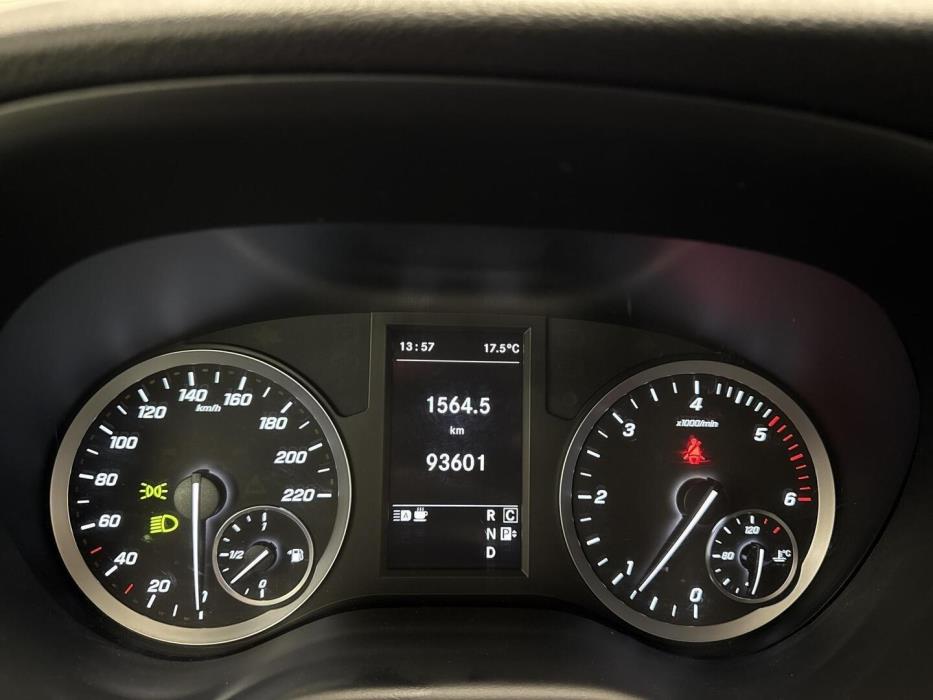 MERCEDES-BENZ Vito 2022