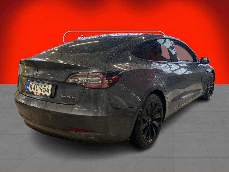 TESLA MODEL 3 2021