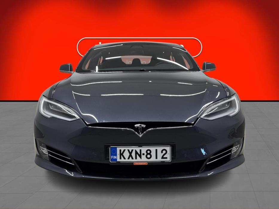 TESLA Model S 2020