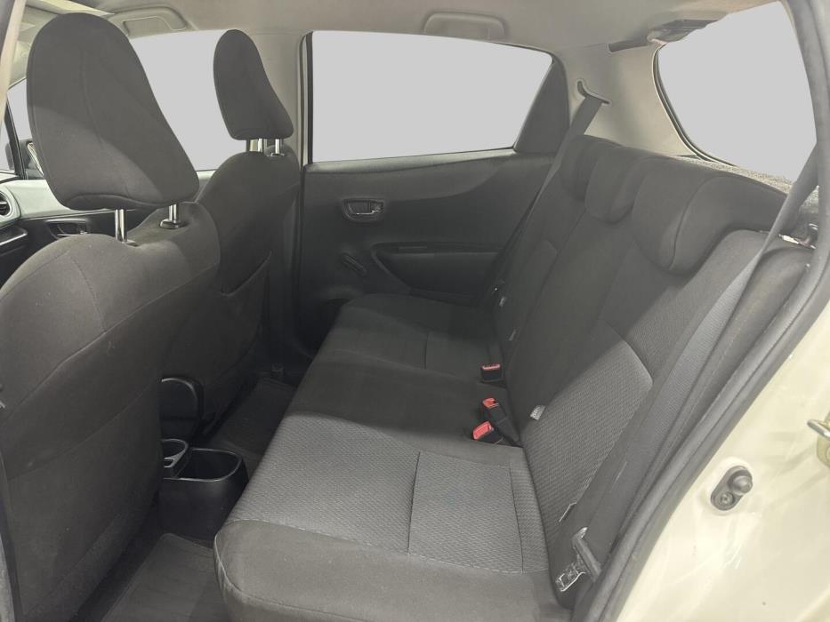 TOYOTA Yaris 2013
