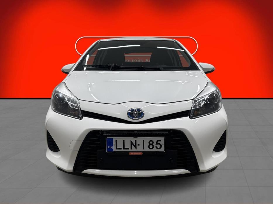 TOYOTA Yaris 2013