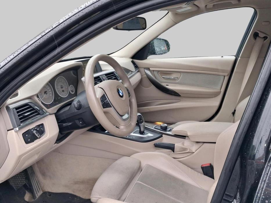 BMW 320 2012