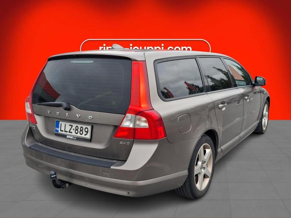 VOLVO V70 2008