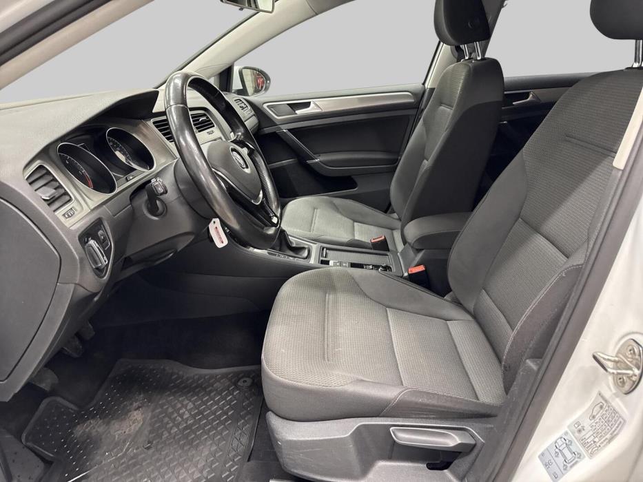 VOLKSWAGEN Golf 2015