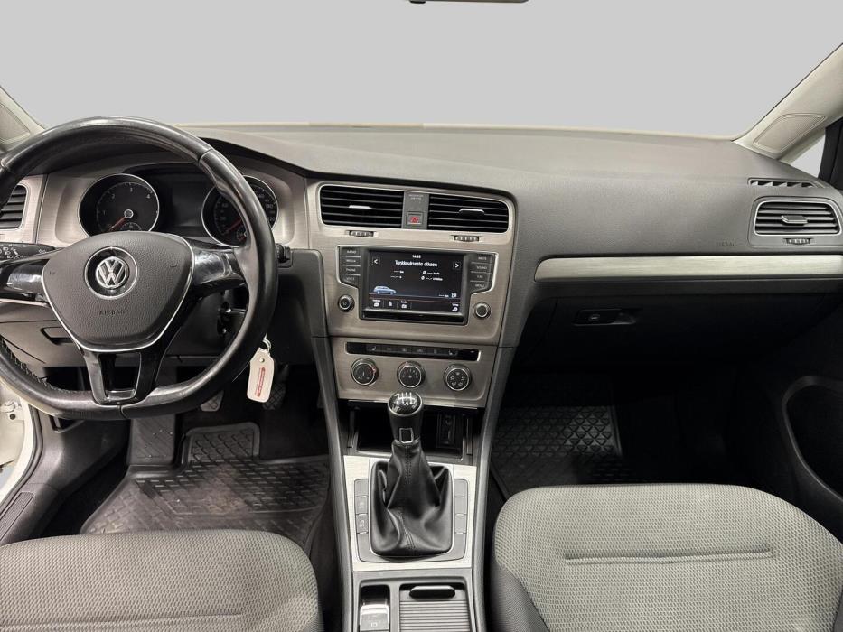 VOLKSWAGEN Golf 2015
