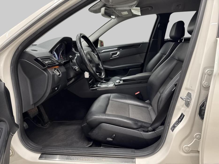 MERCEDES-BENZ E 2010