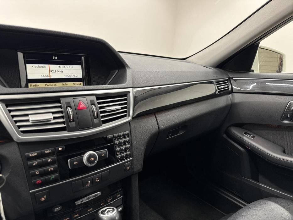 MERCEDES-BENZ E 2010