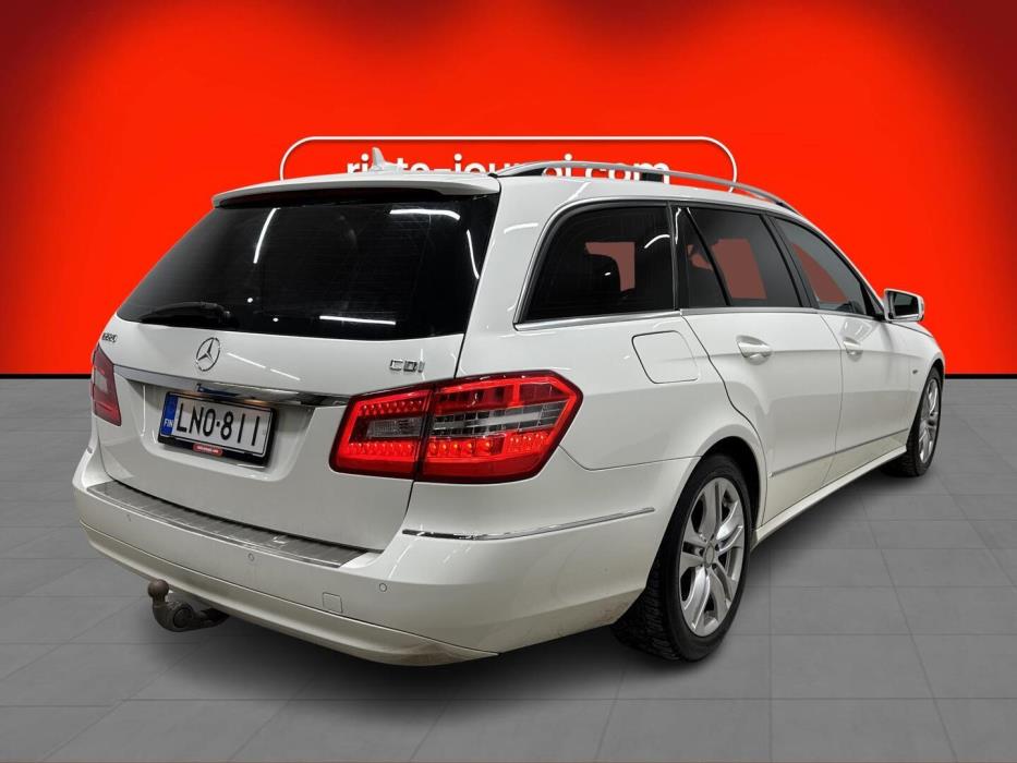 MERCEDES-BENZ E 2010