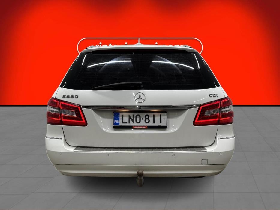 MERCEDES-BENZ E 2010