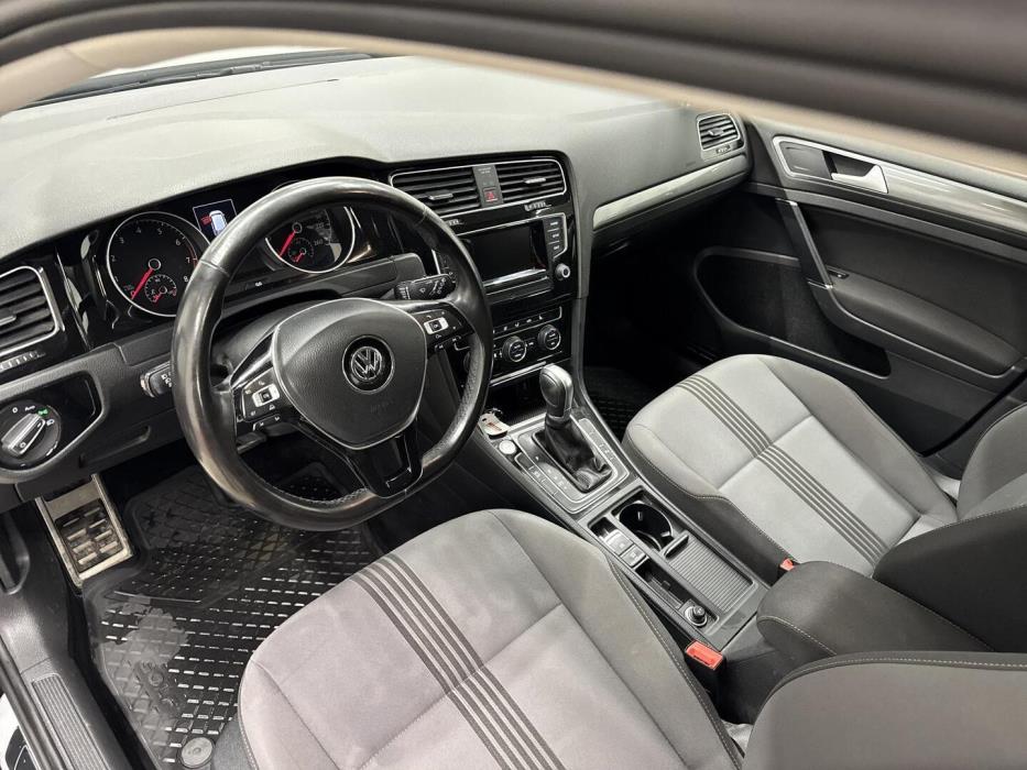 VOLKSWAGEN Golf 2017