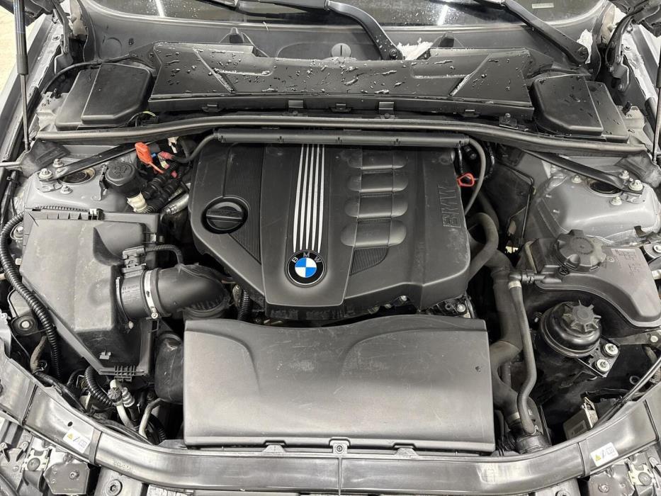 BMW 320 2011