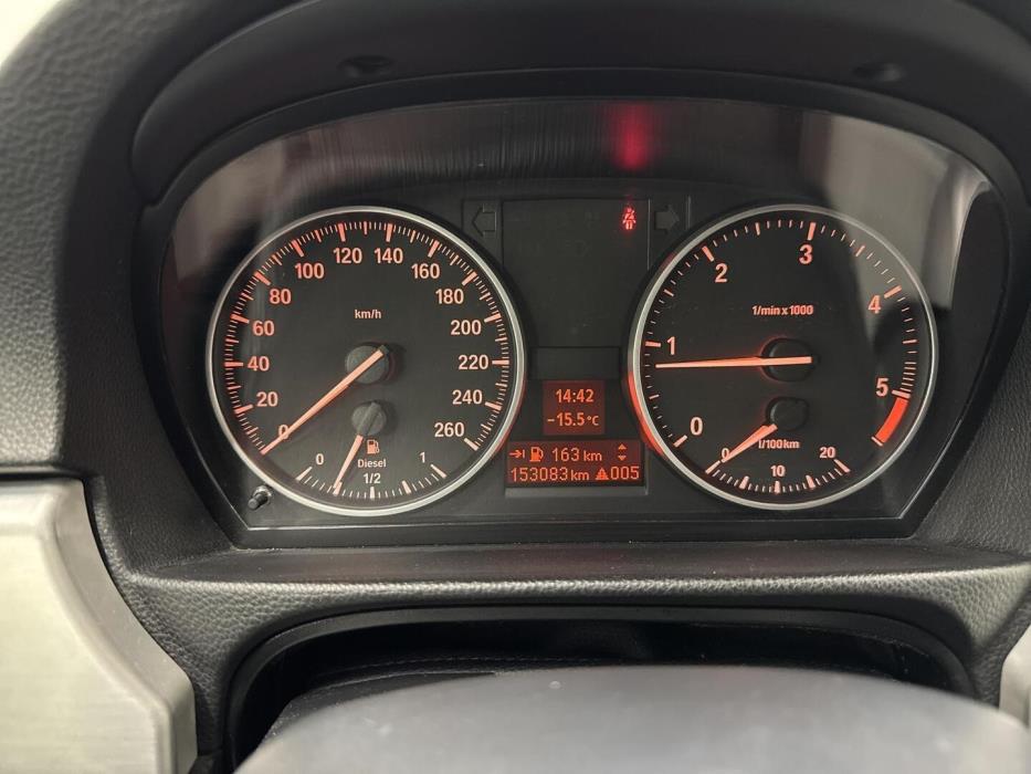 BMW 320 2011