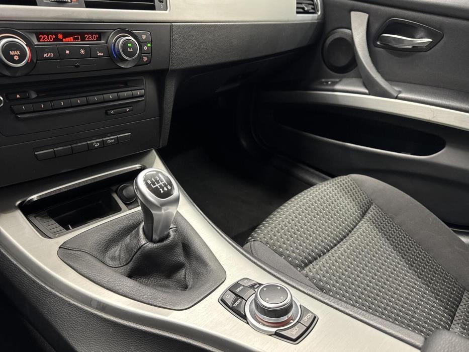 BMW 320 2011