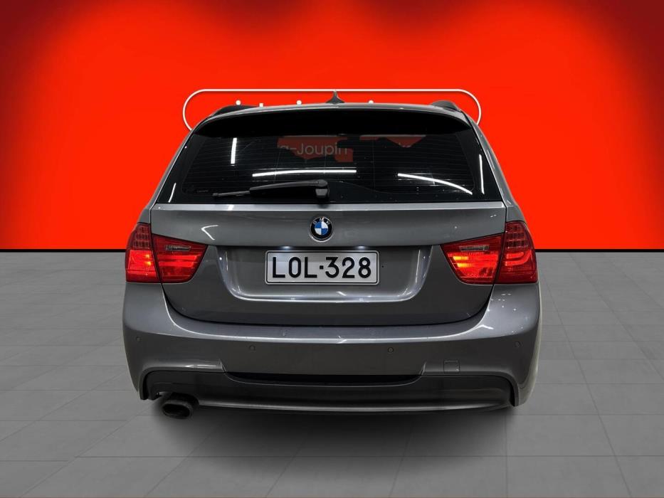 BMW 320 2011