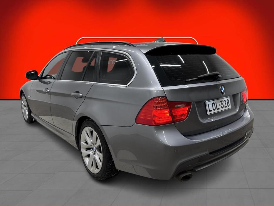 BMW 320 2011