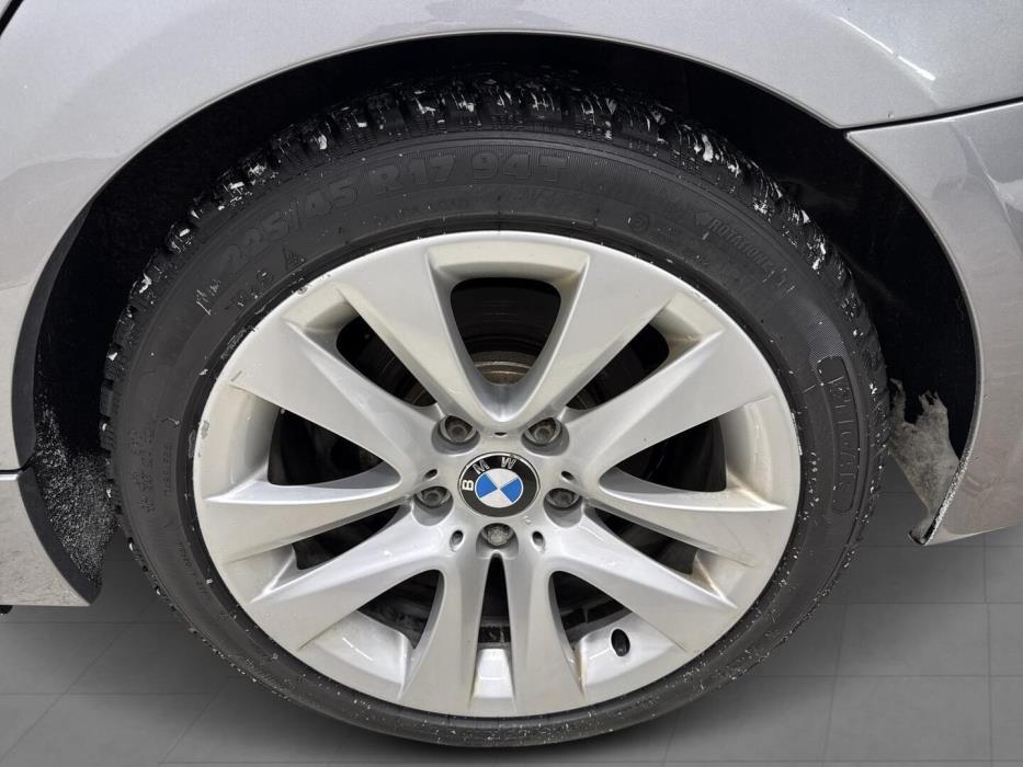 BMW 320 2011