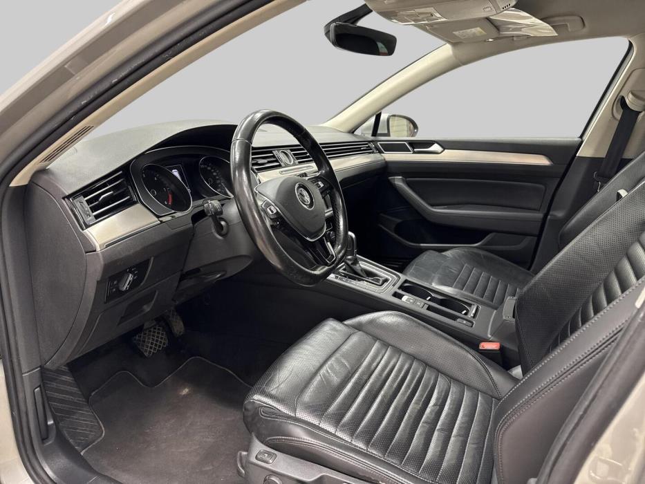 VOLKSWAGEN Passat 2016
