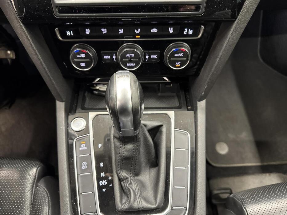 VOLKSWAGEN Passat 2016