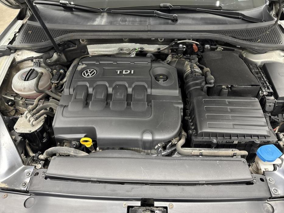 VOLKSWAGEN Passat 2016