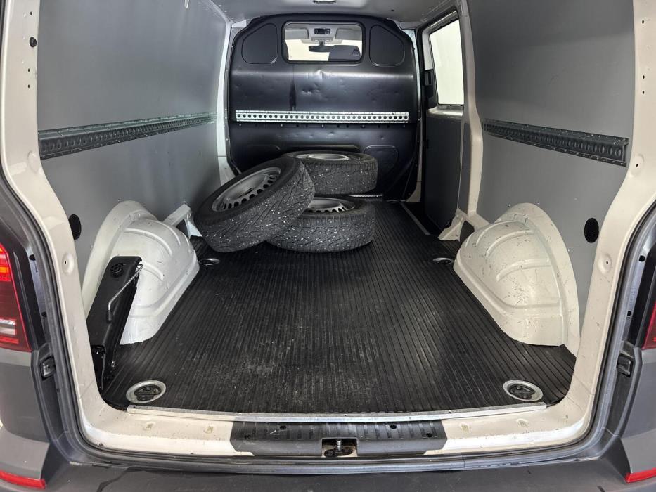 VOLKSWAGEN Transporter 2021