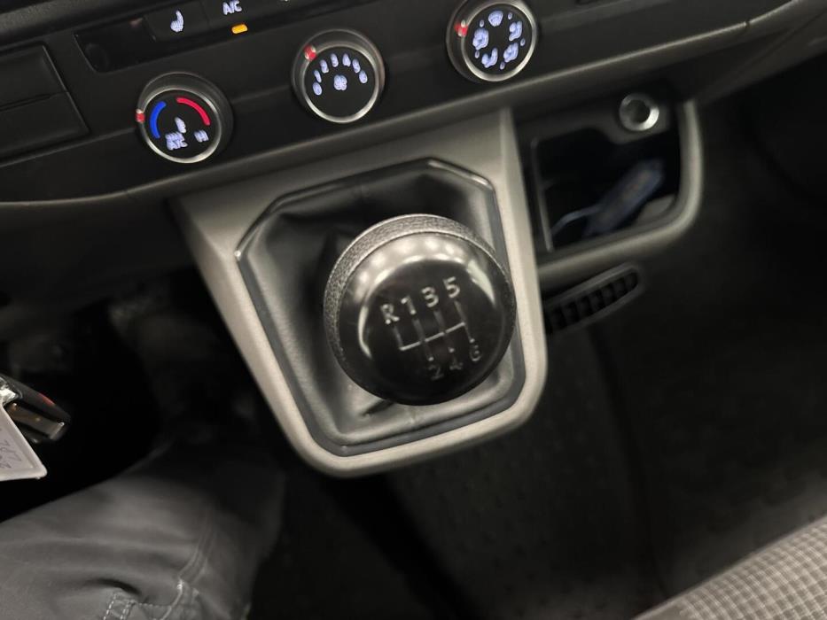 VOLKSWAGEN Transporter 2021