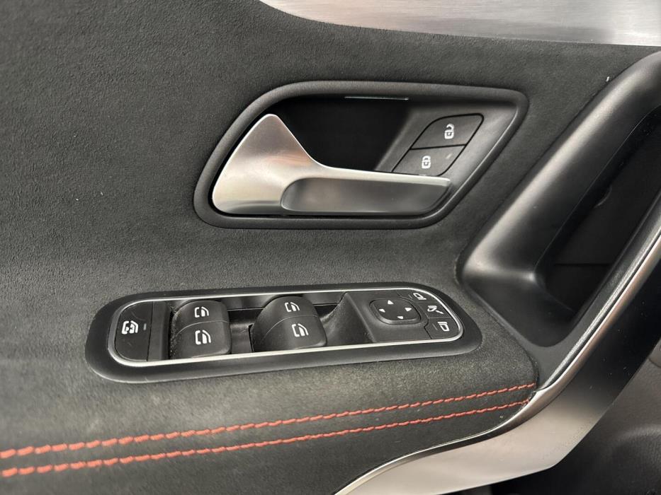 MERCEDES-BENZ CLA 2020