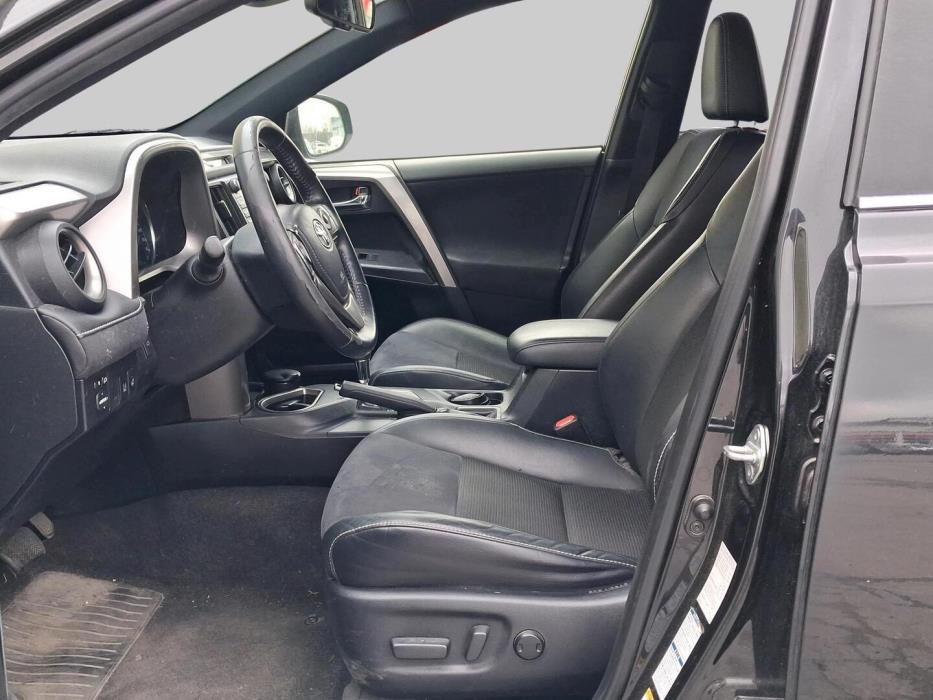TOYOTA RAV4 2017