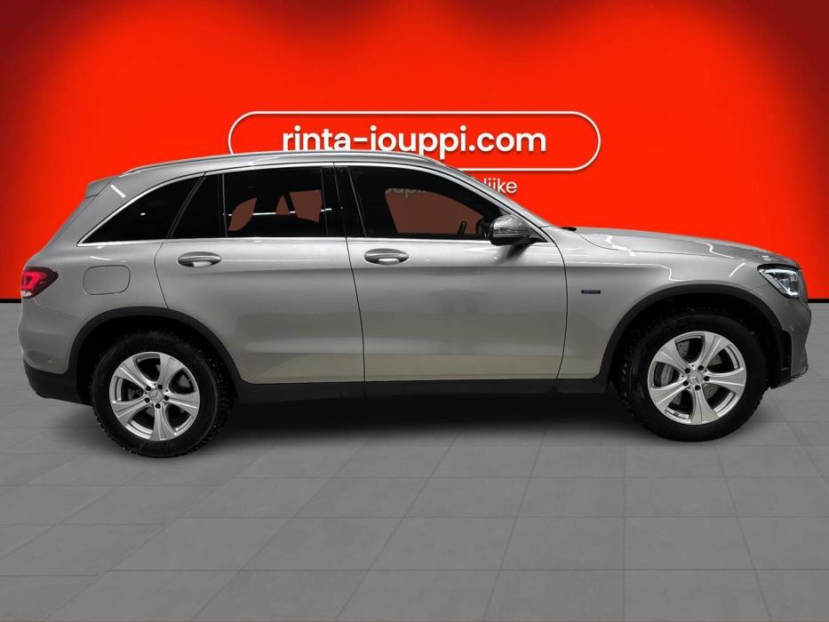 MERCEDES-BENZ GLC 2021