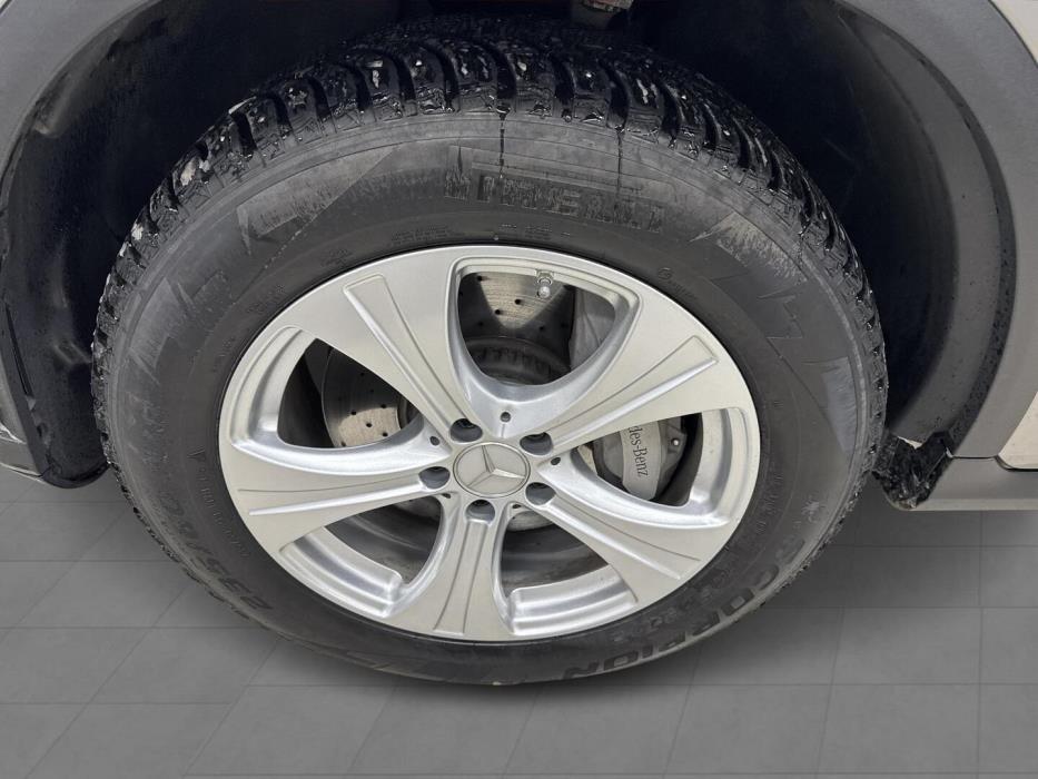 MERCEDES-BENZ GLC 2021