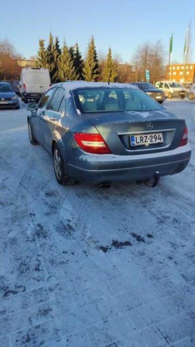 MERCEDES-BENZ C 2011