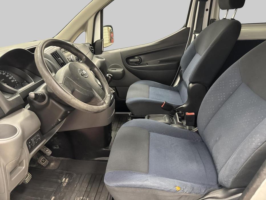 NISSAN NV200 2011