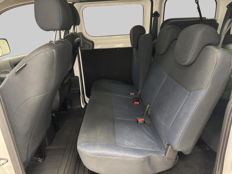 NISSAN NV200 2011