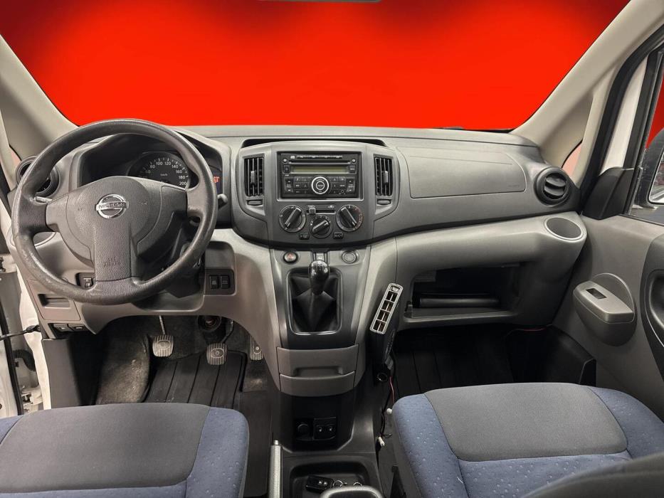 NISSAN NV200 2011