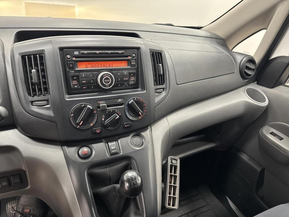 NISSAN NV200 2011