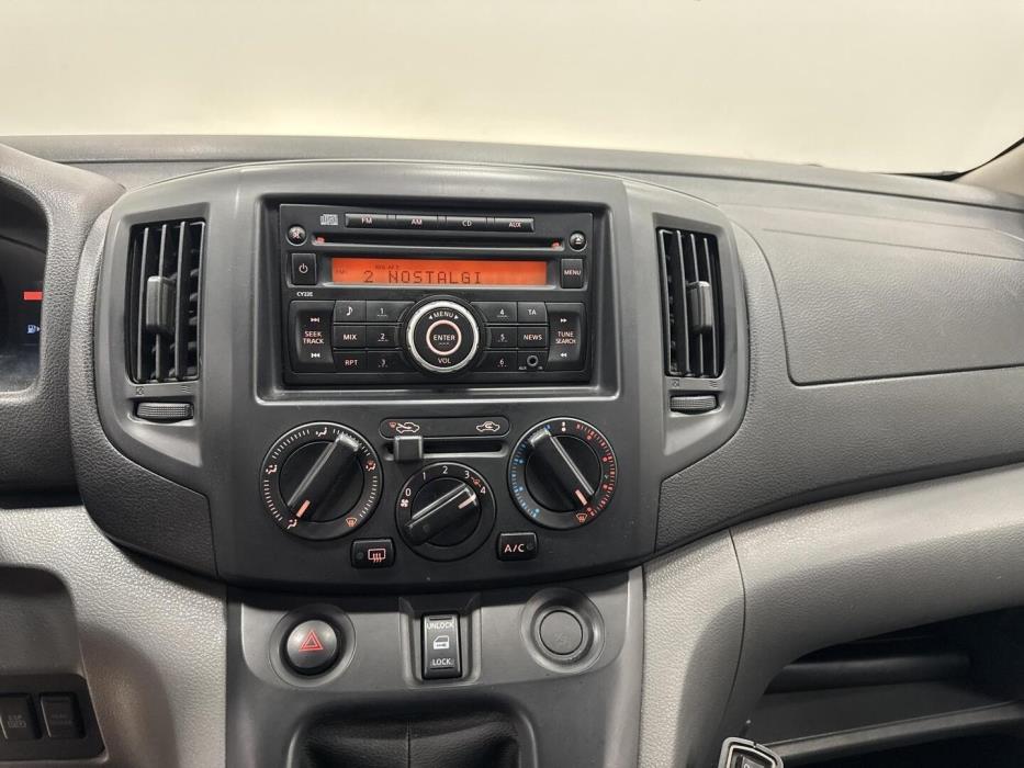 NISSAN NV200 2011