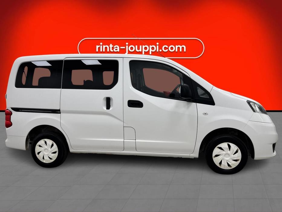 NISSAN NV200 2011