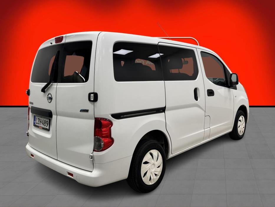 NISSAN NV200 2011