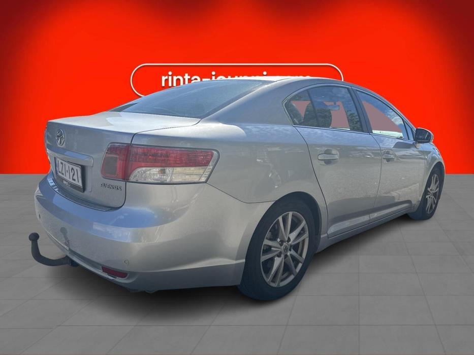 TOYOTA Avensis 2011