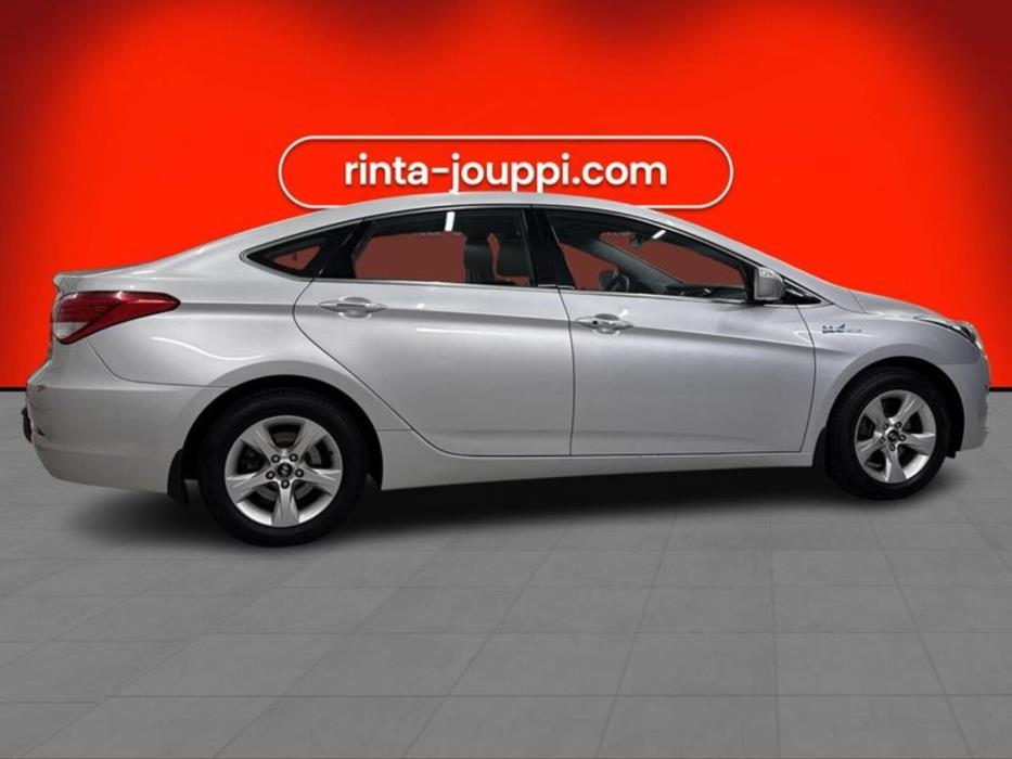 HYUNDAI i40 2012