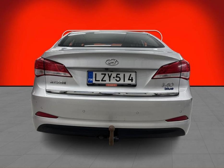 HYUNDAI i40 2012