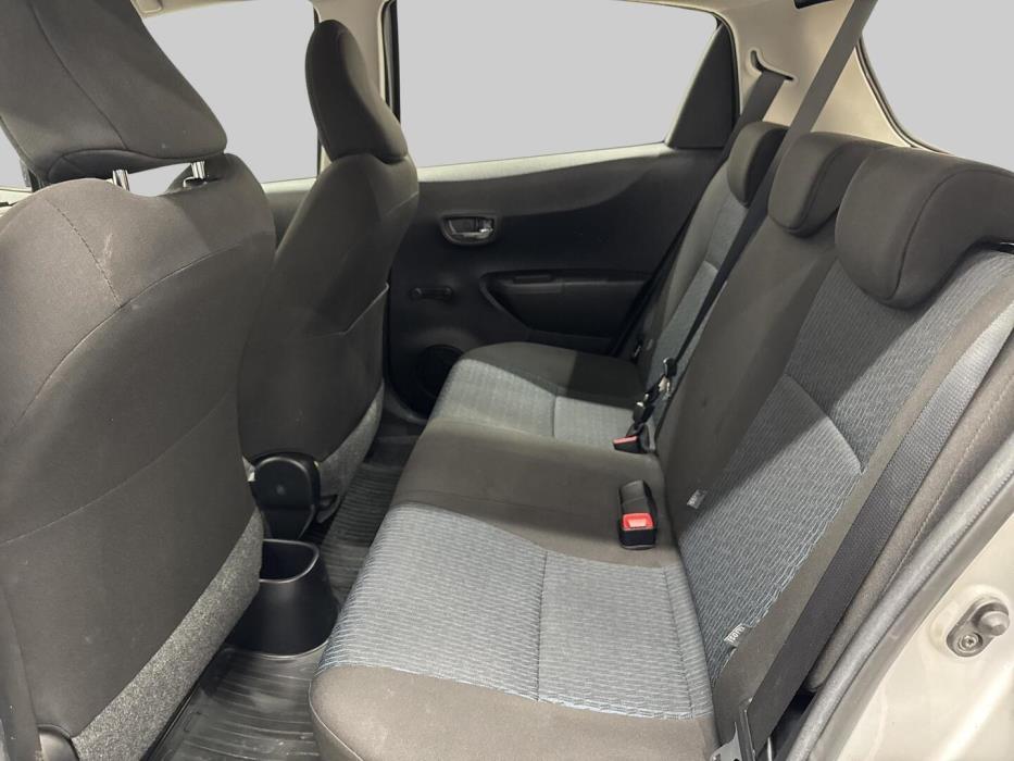 TOYOTA YARIS 2012