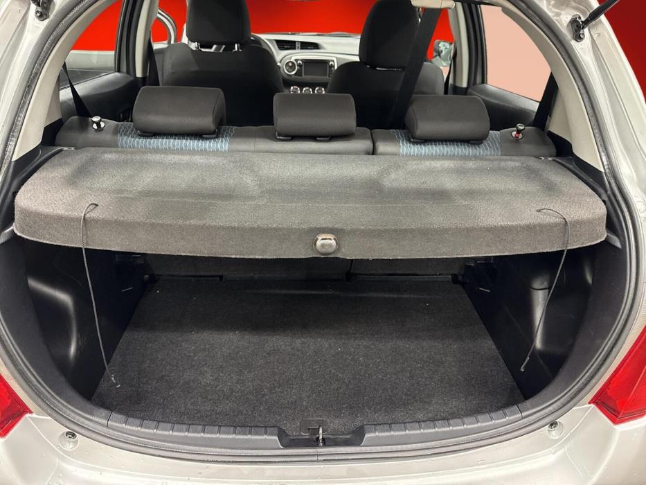 TOYOTA YARIS 2012