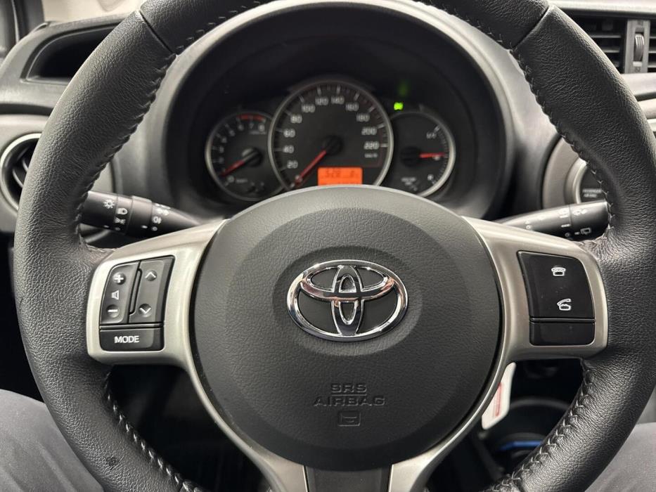 TOYOTA YARIS 2012