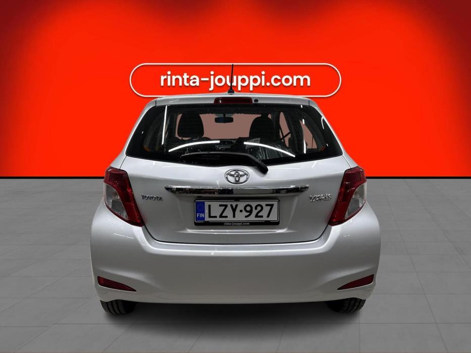 TOYOTA YARIS 2012