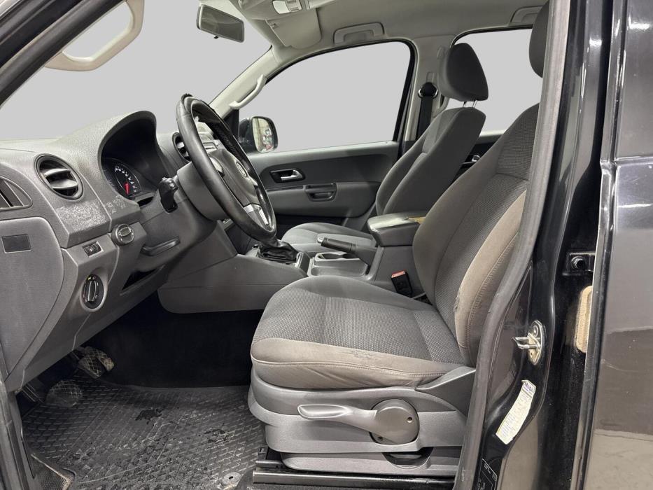 VOLKSWAGEN Amarok 2011