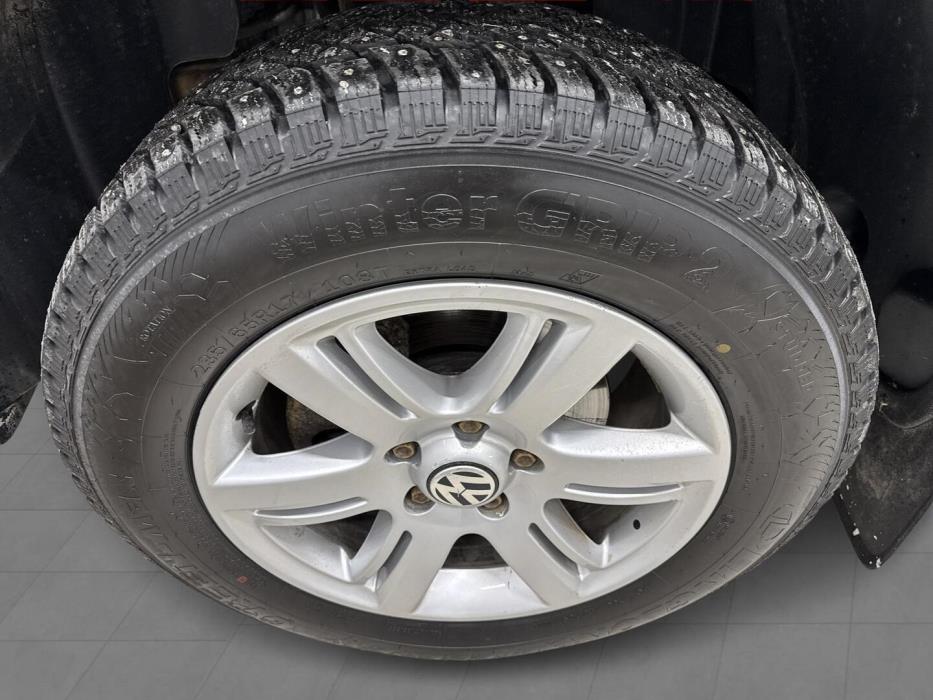 VOLKSWAGEN Amarok 2011